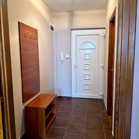 Viktória Apartamento *